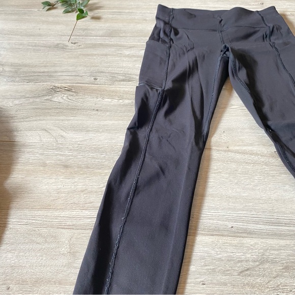 Black leggings with pockets from Lululemon - size 4 - Picture 7 of 9